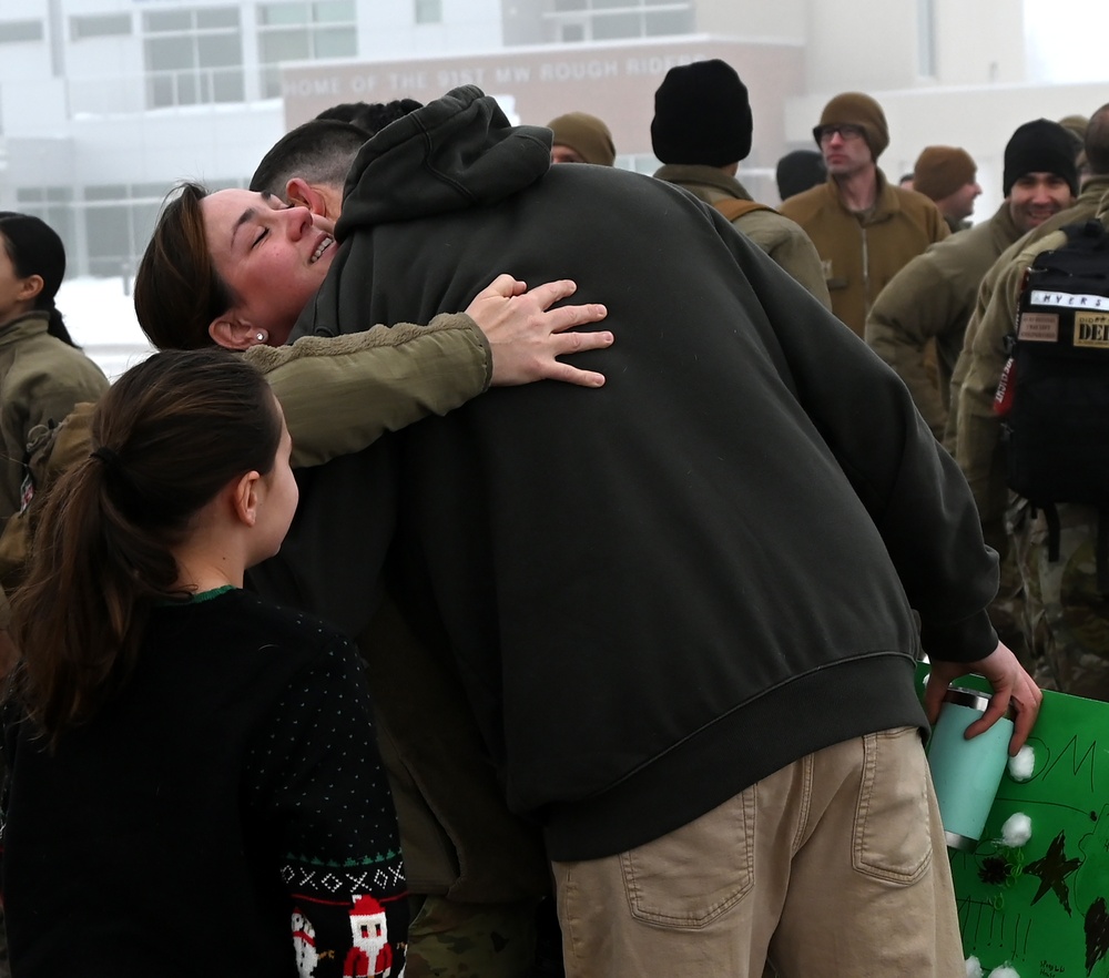 Minot Airmen Return