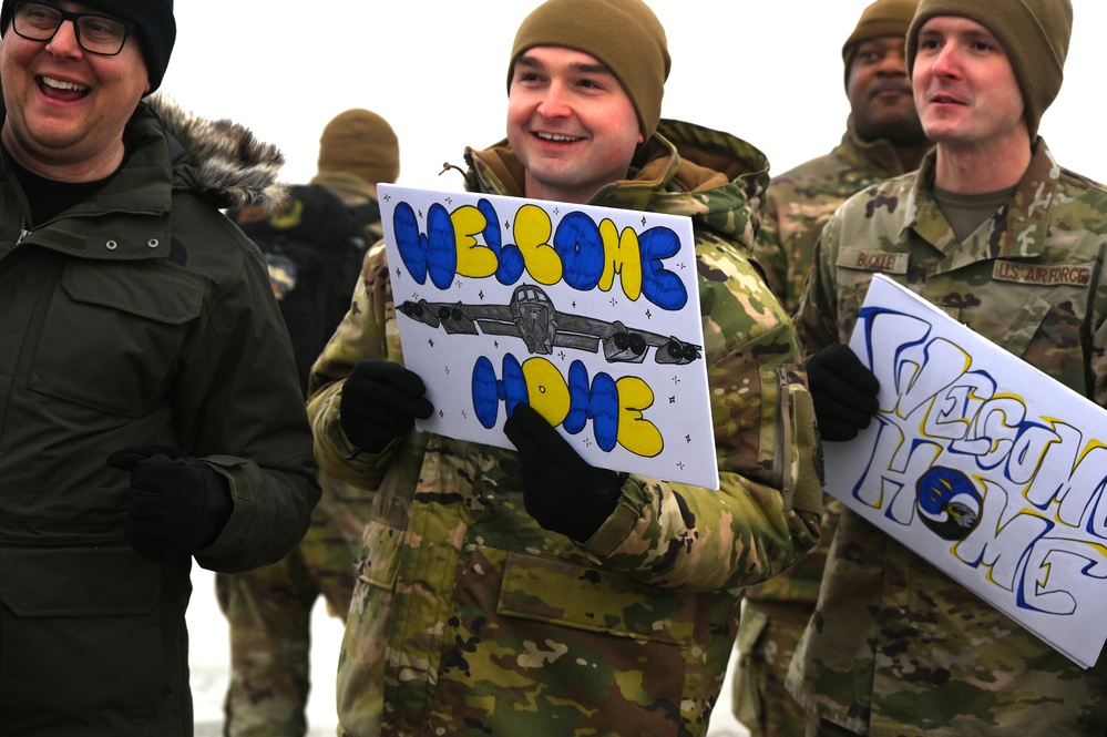 Minot Airmen Return