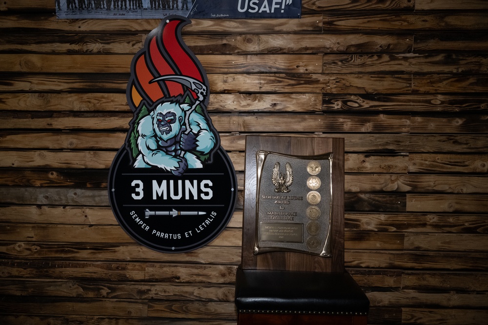 3rd Wing command teams recognizes 3 MUNS for achievements