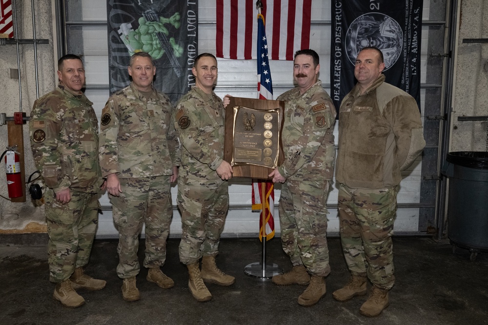 3rd Wing command teams recognizes 3 MUNS for achievements