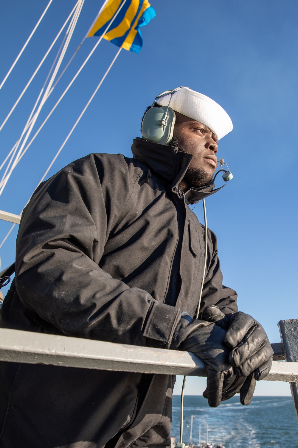 USS Cole Returns to Home Port