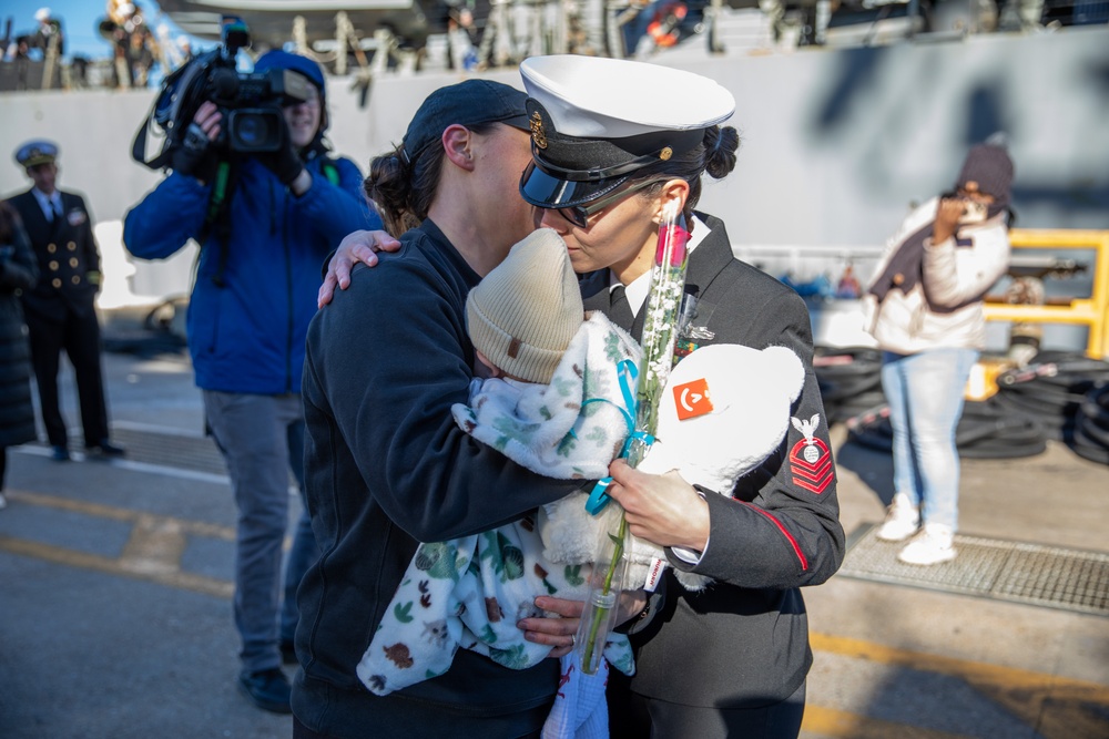 USS Cole Returns to Home Port