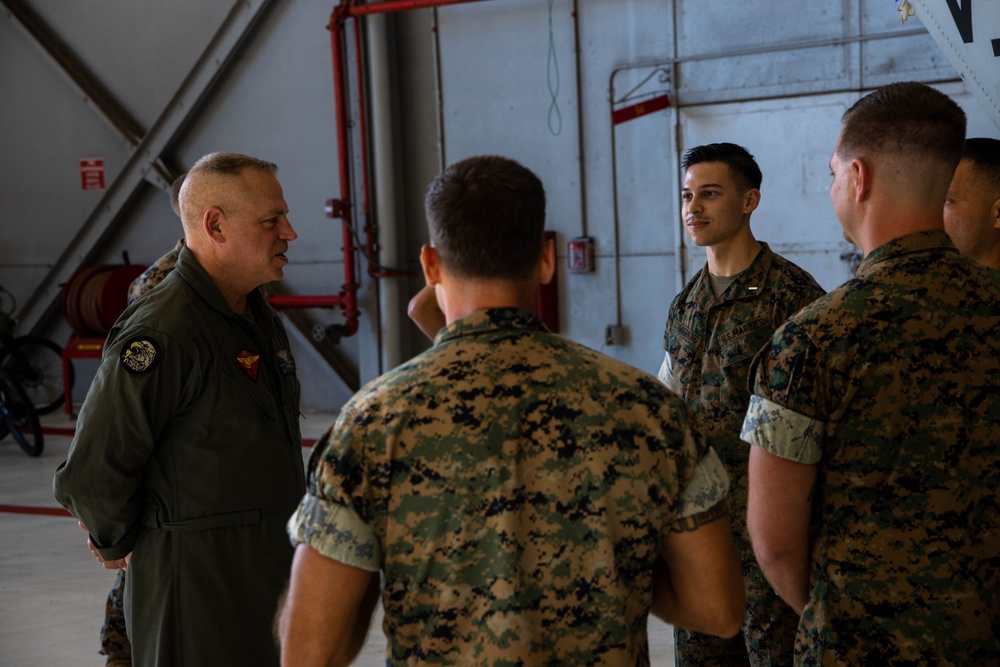 1st MAW CG visits MAG-24