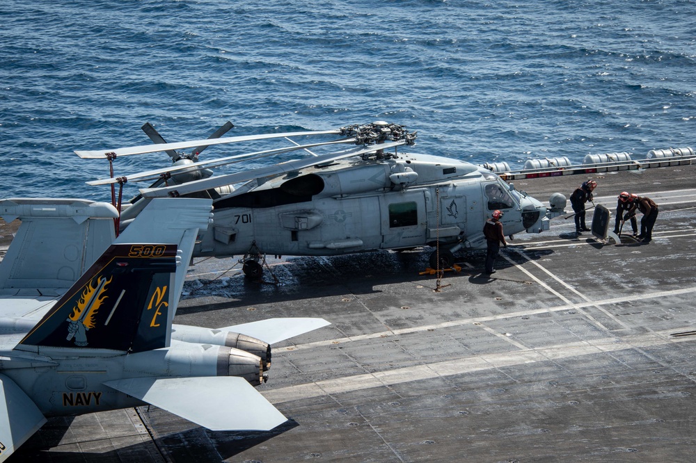 USS Carl Vinson (CVN 70) Conducts Routine Operations in the Sulu Sea