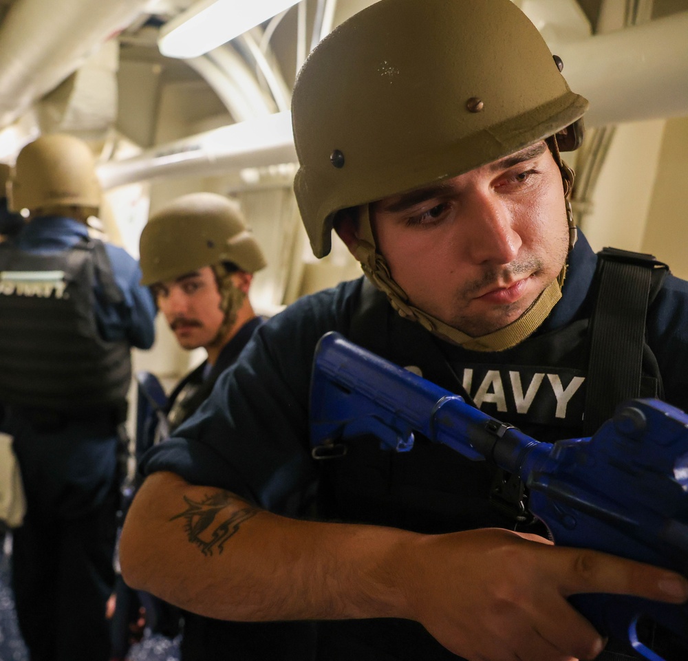 SRF-B Breech and Entry Training Aboard USS The Sullivans