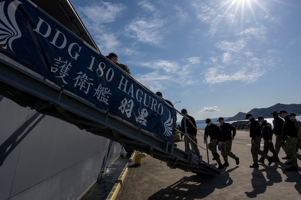 USS America (LHA 6) Visits JMSDF Haguro (DDG 180)