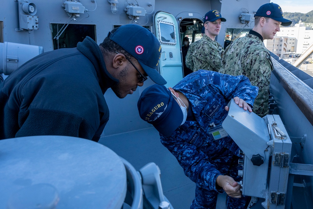 USS America (LHA 6) Visits JMSDF Haguro (DDG 180)