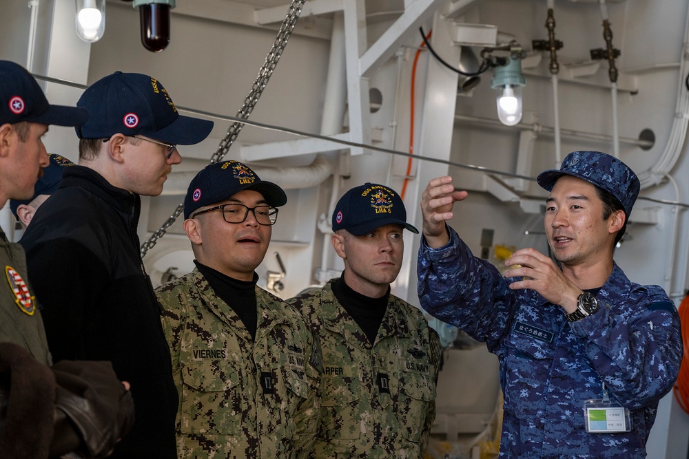 USS America (LHA 6) Visits JMSDF Haguro (DDG 180)