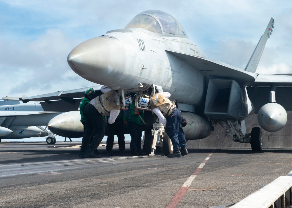 USS Carl Vinson (CVN 70) Conducts Routine Flight Operations in the South China Sea