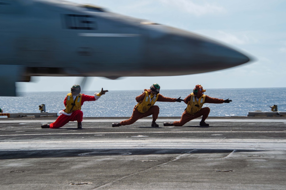 USS Carl Vinson (CVN) 70 Conducts Routine Flight Operations in the South China Sea