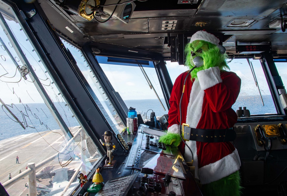 USS Carl Vinson (CVN) 70 Conducts Routine Flight Operations in the South China Sea