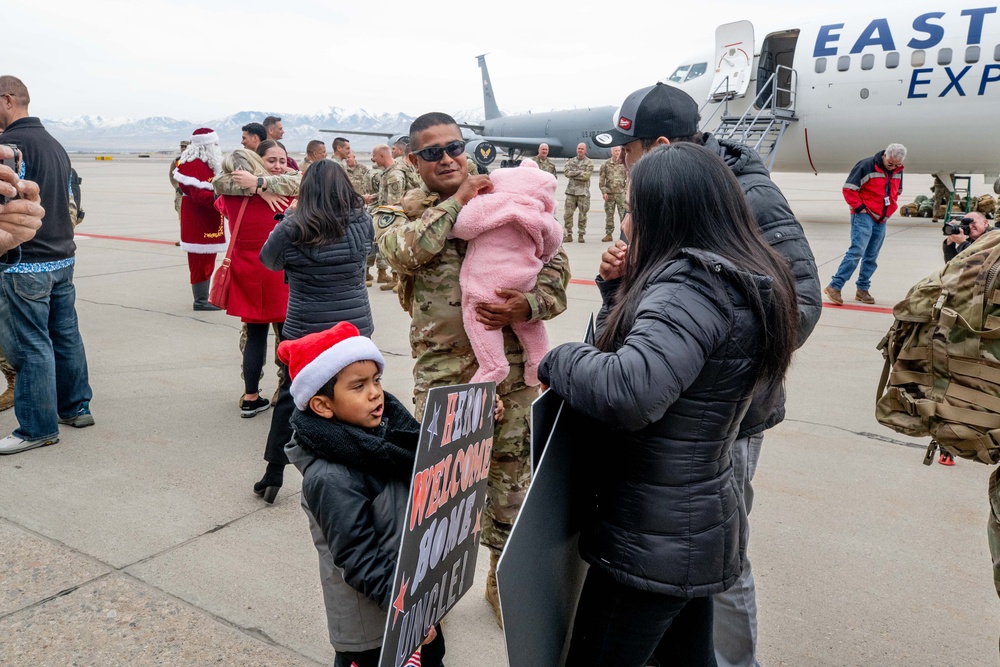 204th Maneuver Enhancement Brigade Returns Christmas Eve from deployment to the Horn of Africa