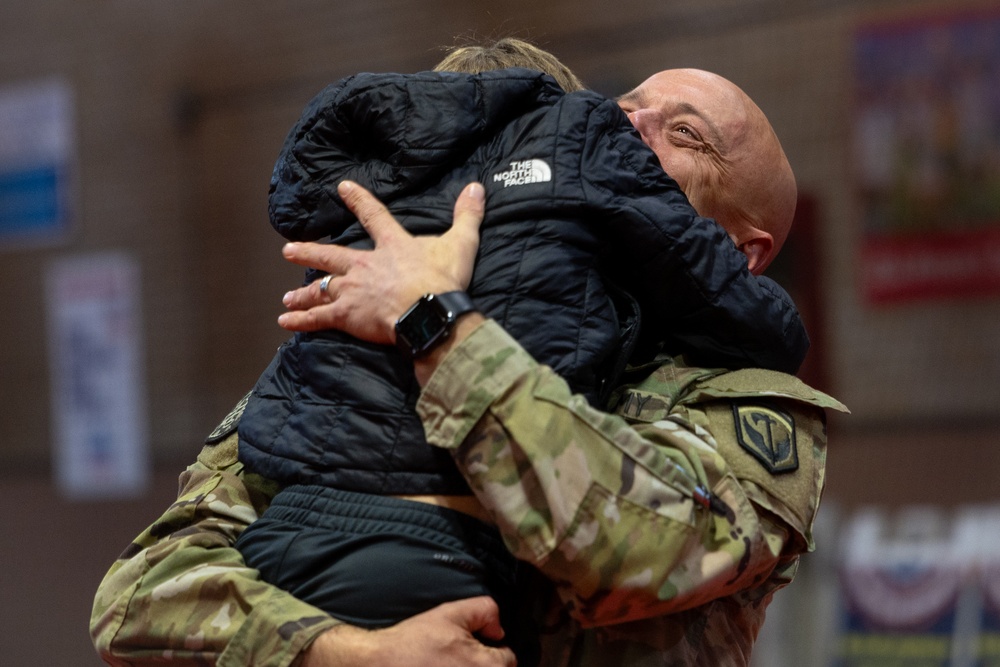 508th Military Police Company Returns home from deployment to southwest