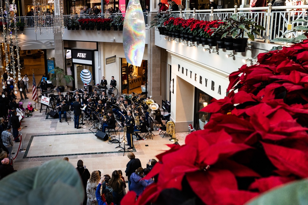 63rd Army Band performs at Bridgewater mall