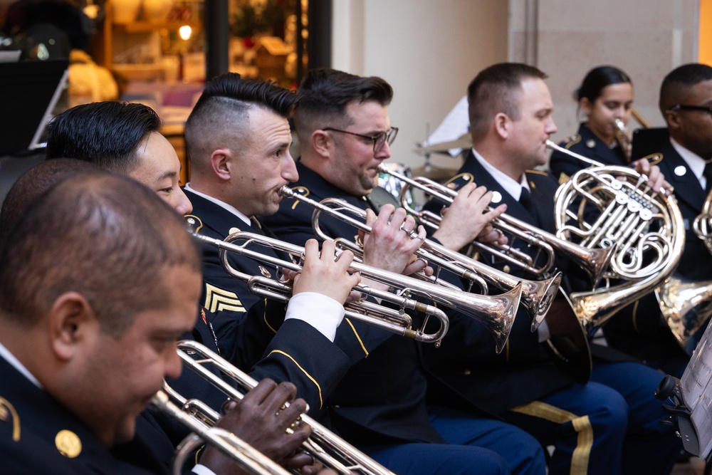 63rd Army Band performs at Bridgewater mall