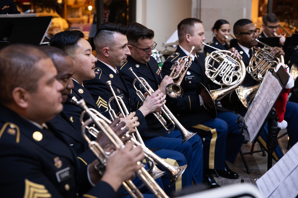 63rd Army Band performs at Bridgewater mall