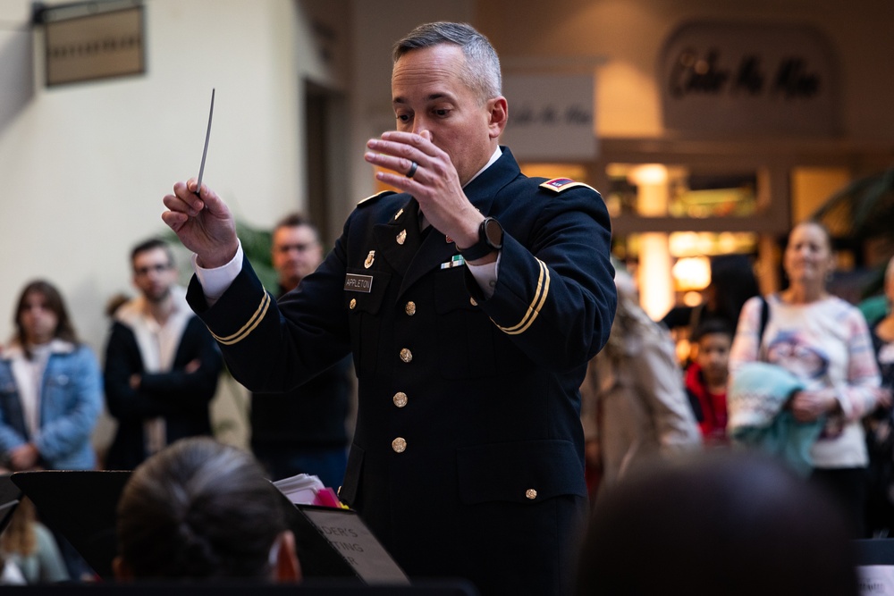 63rd Army Band performs at Bridgewater mall