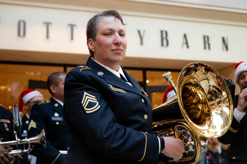 63rd Army Band performs at Bridgewater mall