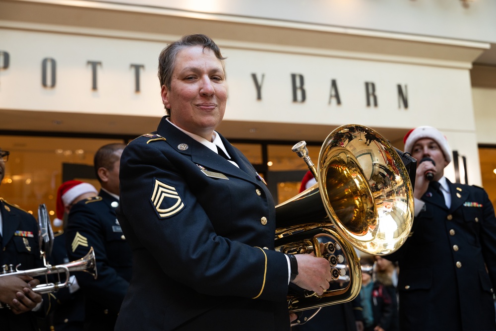 63rd Army Band performs at Bridgewater mall