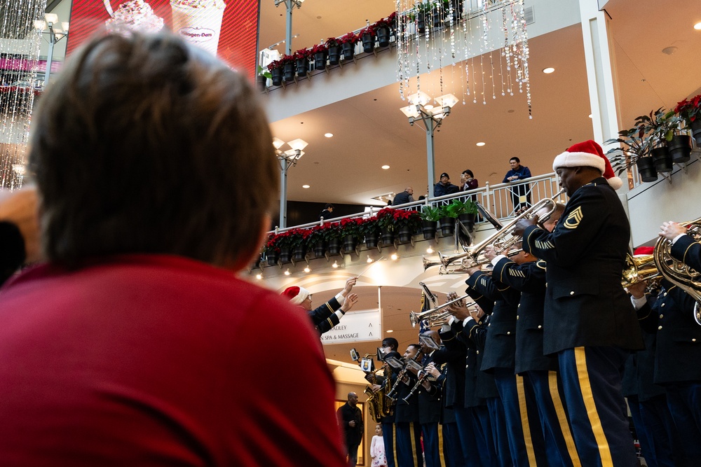 63rd Army Band performs at Bridgewater mall