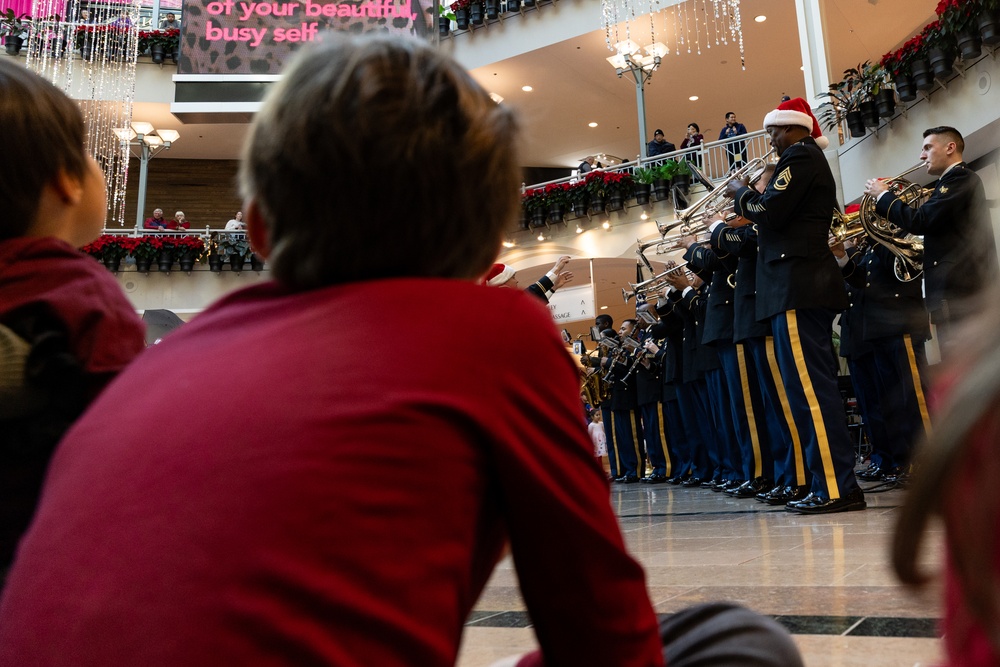 63rd Army Band performs at Bridgewater mall