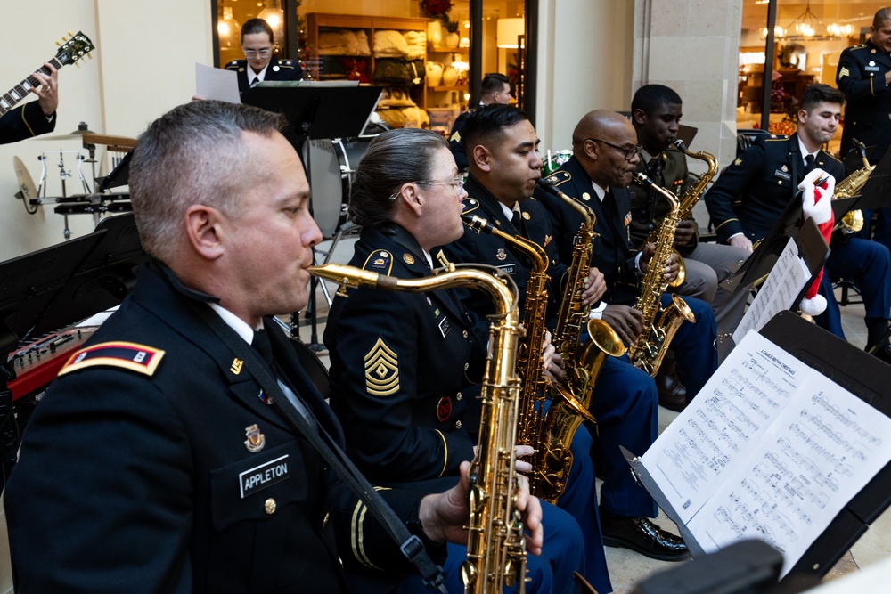 63rd Army Band performs at Bridgewater mall