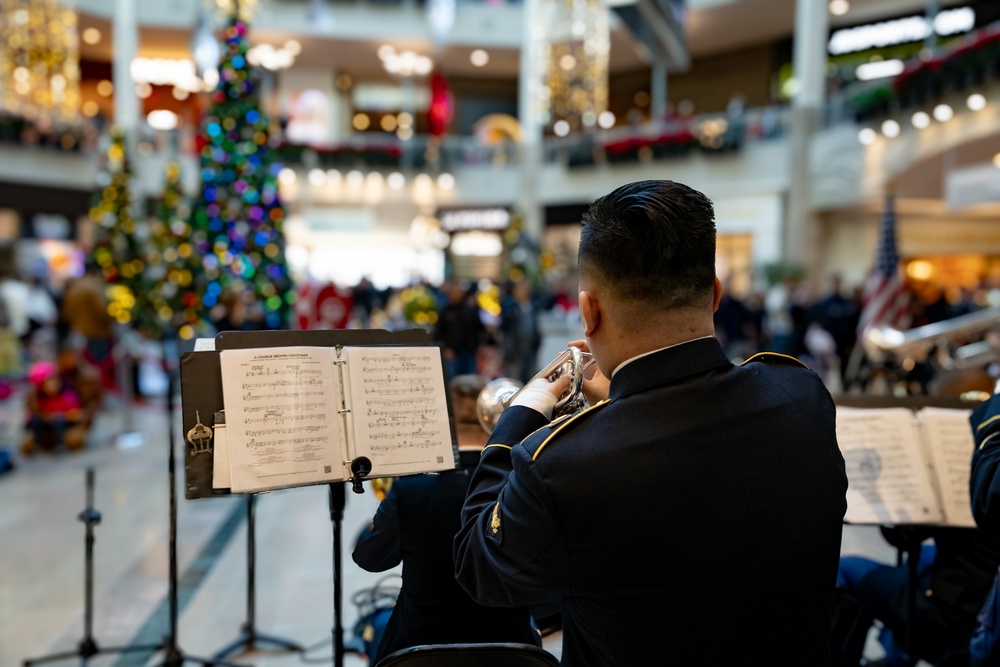 63rd Army Band performs at Bridgewater mall