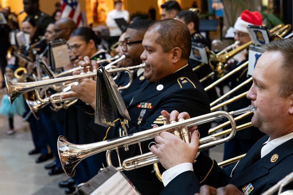 63rd Army Band performs at Bridgewater mall