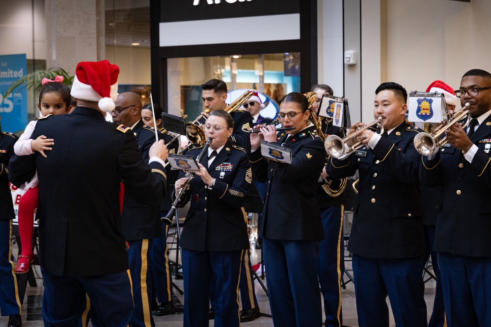 63rd Army Band performs at Bridgewater mall