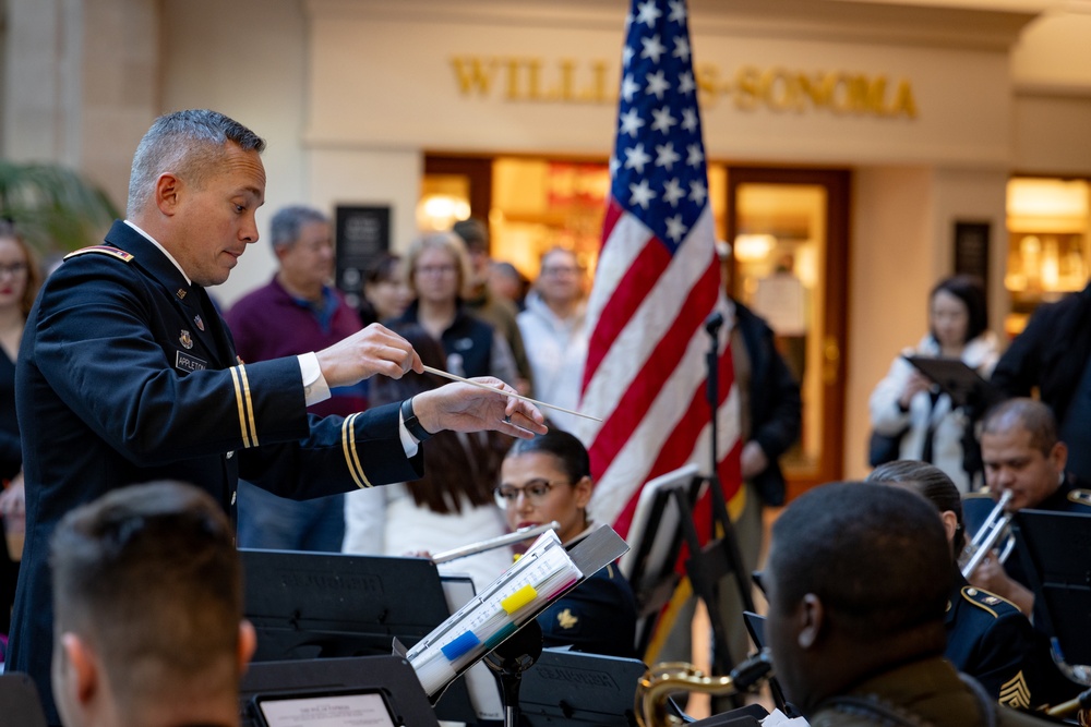 63rd Army Band performs at Bridgewater mall