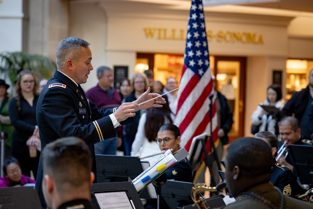 63rd Army Band performs at Bridgewater mall