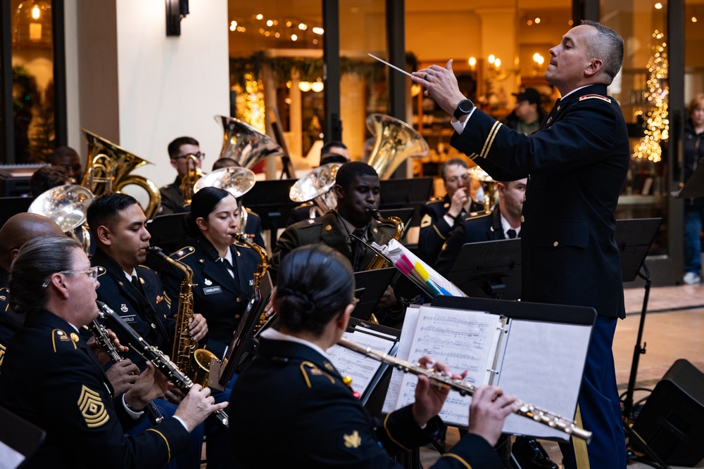 63rd Army Band performs at Bridgewater mall