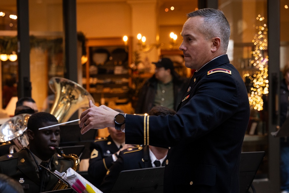 63rd Army Band performs at Bridgewater mall