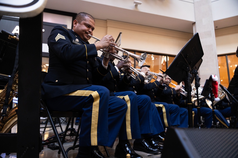 63rd Army Band performs at Bridgewater mall