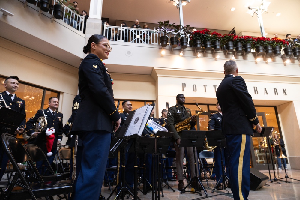 63rd Army Band performs at Bridgewater mall