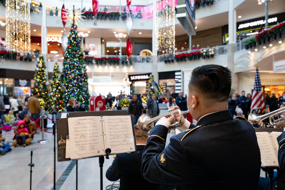 63rd Army Band performs at Bridgewater mall