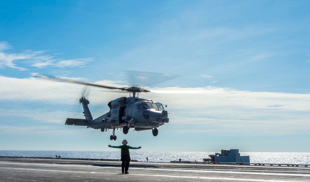 USS Carl Vinson (CVN 70) Conducts Routine Flight Operations in the South China Sea