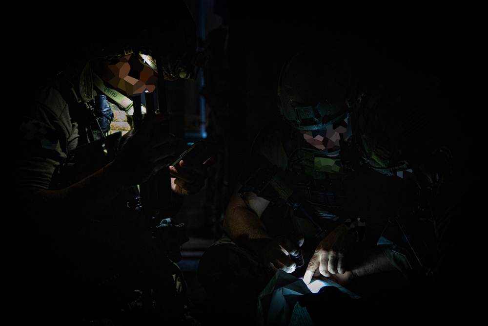 Soldiers from the 20th Specials Forces Support Group Conducts Rescue Training