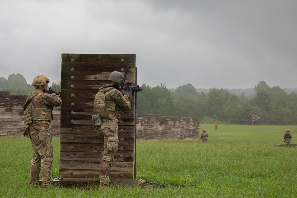 Soldiers from the 20th Specials Forces Support Group Conducts Rescue Training