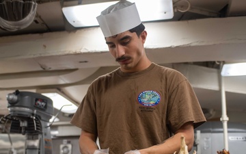 USS Ronald Reagan (CVN 76) hosts a Christmas meal