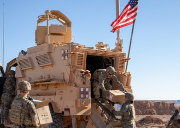 Coalition and Syrian Free Army Members Visit Rukban Medical Clinic