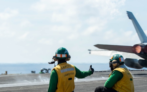 USS Carl Vinson (CVN 70) Conducts Routine Flight Operations in the South China Sea