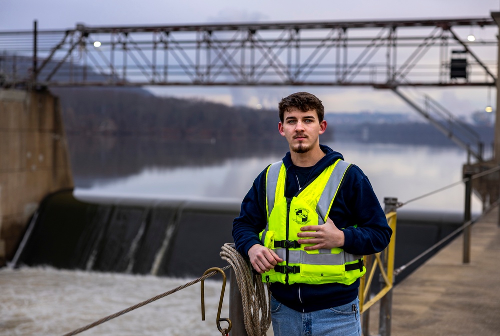 Montgomery Locks &amp;amp; Dam operator