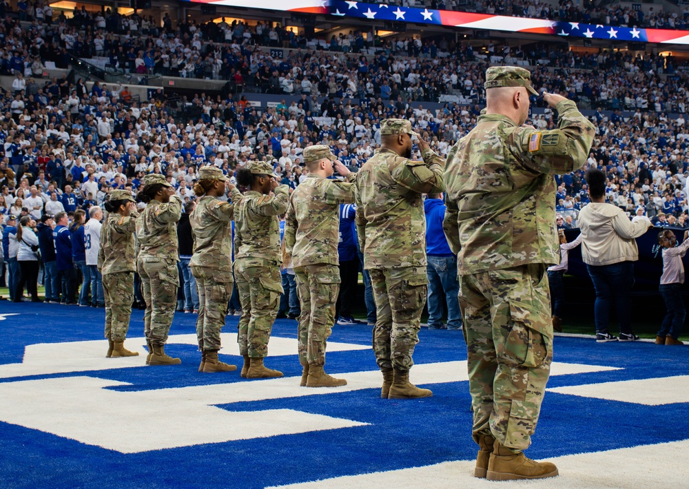 Hoosier Guardsmen support Salute to Service at Indianapolis Colts game