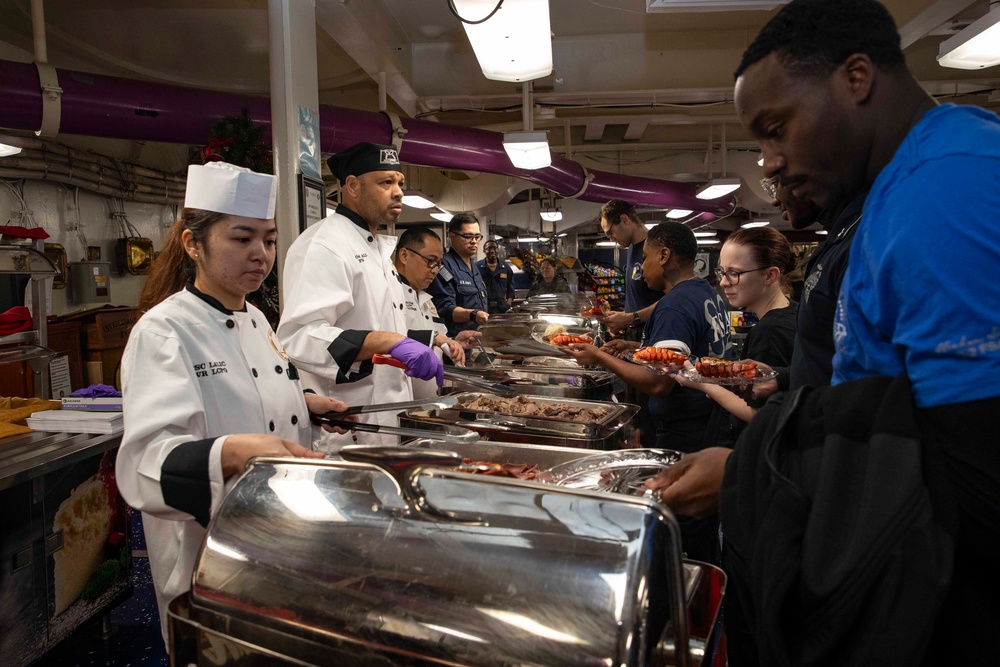 Abraham Lincoln hosts Christmas meals