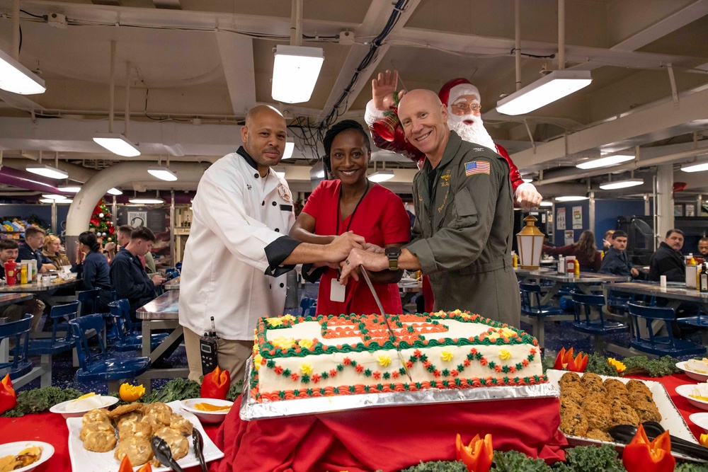 Abraham Lincoln hosts Christmas meals