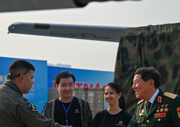 DoD participates in Vietnam Defense Expo 2024