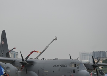 DoD participates in Vietnam Defense Expo 2024