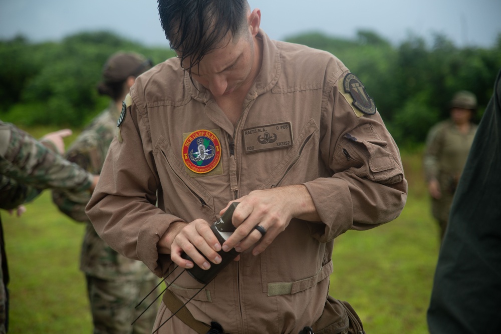 Marines and Airmen execute joint EOD Range