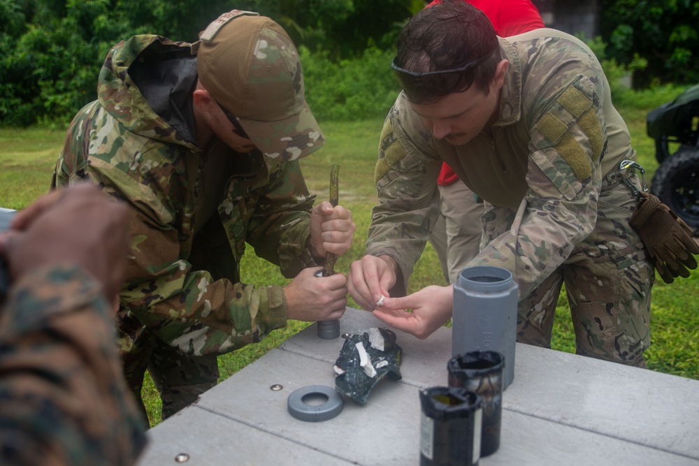 Marines and Airmen execute joint EOD Range